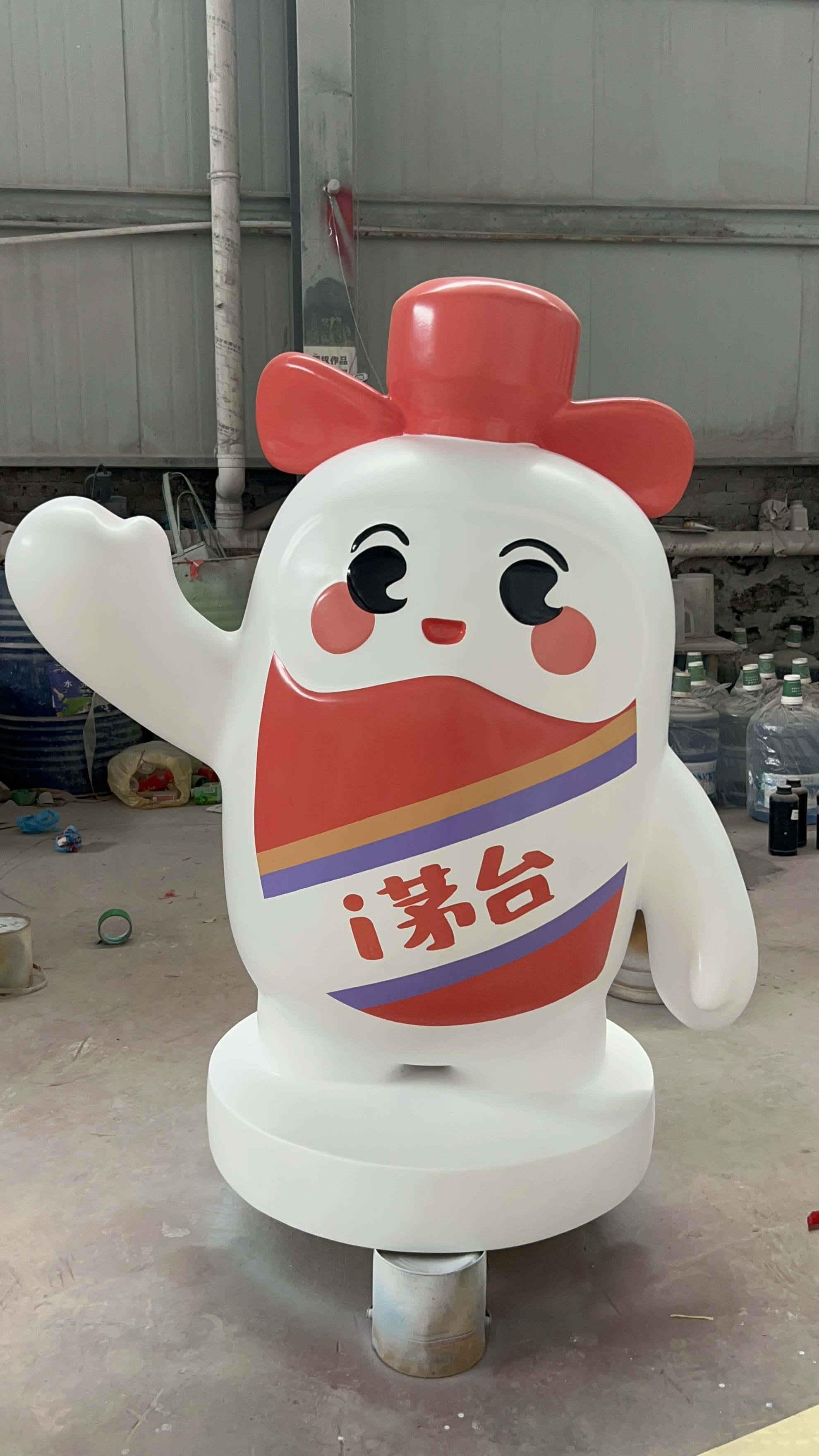 茅台卡通形象雕塑