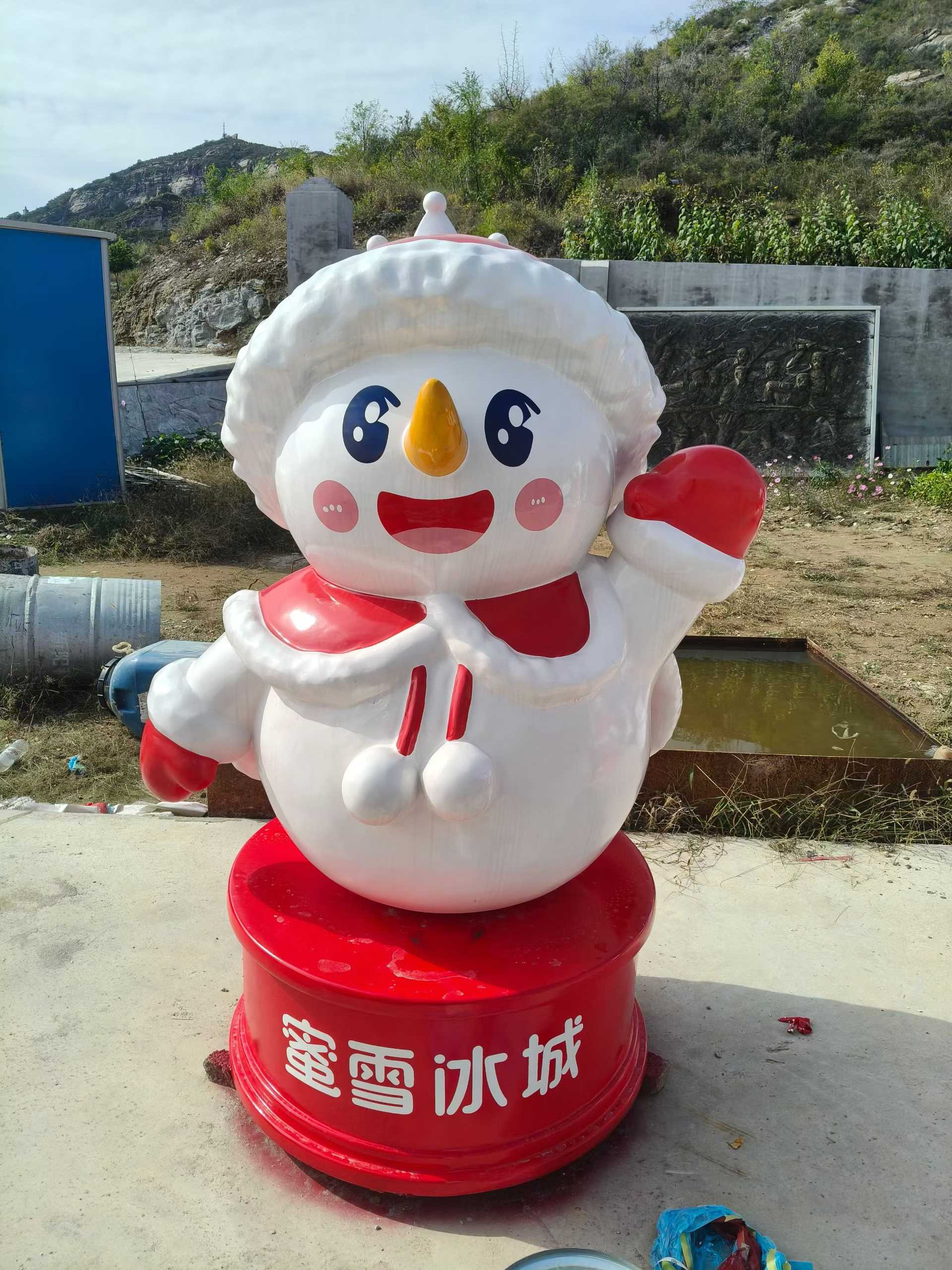 蜜雪冰城雪王雕塑